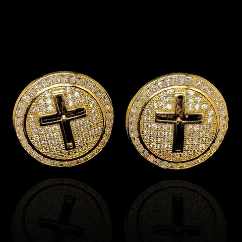 Par de brincos - Cruz cravejada - Banhados a ouro 18K - Garantia de 01 ano