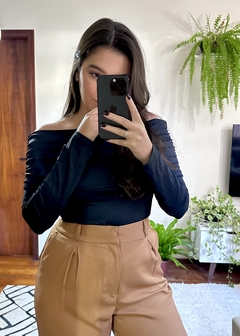 Blusa de malha ombro a ombro