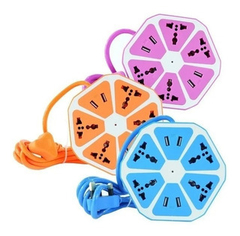 Zapatilla con cuatro enchufes y dos USB