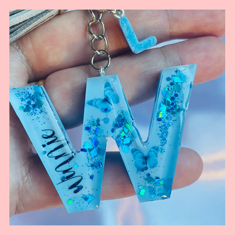 Chaveiro letra inicial azul personalizado
