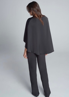 Blusa Carla na internet