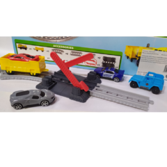 Train Track Tren de carga con autos y vias a pilas - Mil y un juguetes