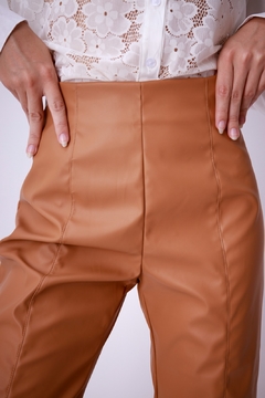 #180 PANTALON CUERINA en internet