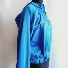 Imagen de CAMPERA ROMPEVIENTO CROP FOREVER 21