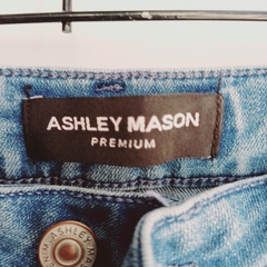 JEAN CON BORDADOS ASHLEY en internet