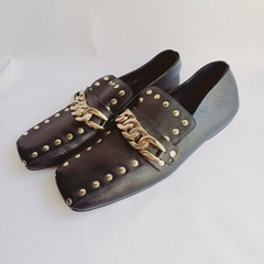 ZAPATOS CON TACHAS MAGMA