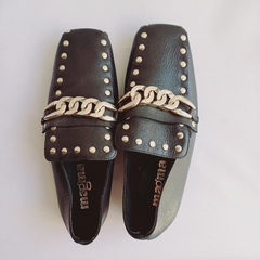 ZAPATOS CON TACHAS MAGMA en internet
