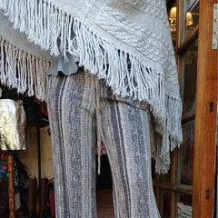 PONCHO TEJIDO MILLIE en internet