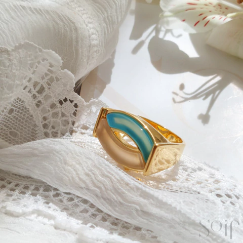 ANEL OVÉE OURO ÁGATA BRANCA E ÁGATA AZUL CÉU