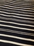 Killin Stripe Black White na internet