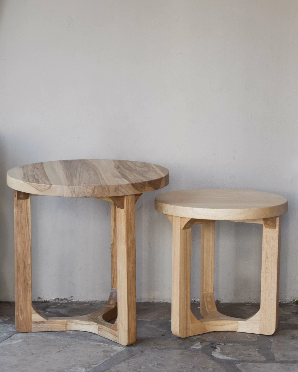 Mesa Auxiliar Tres Patas
