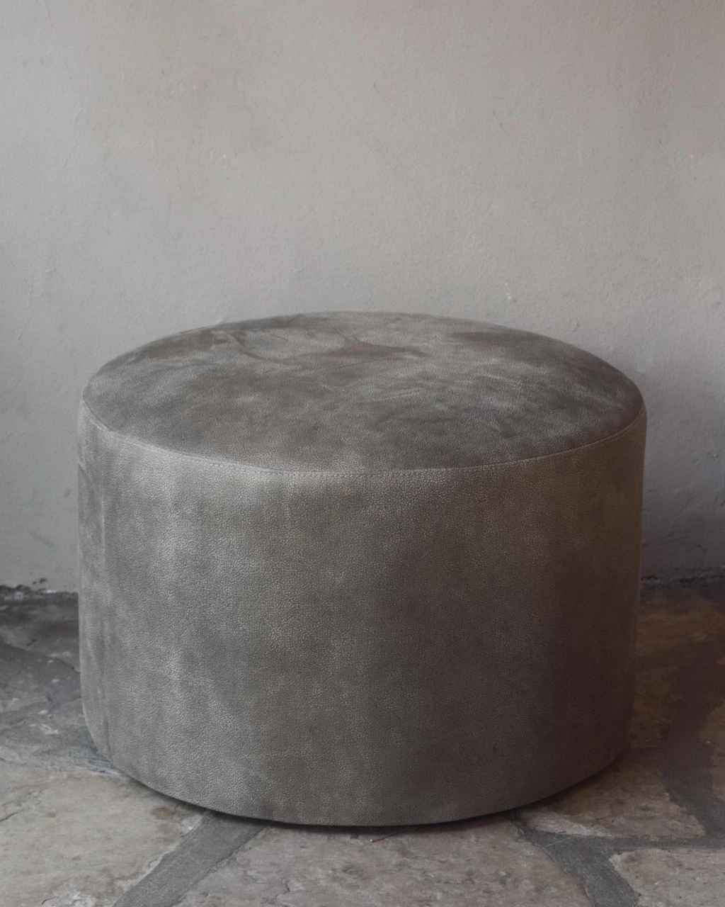 Puff Cuero Gris