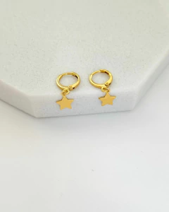 BRINCO ARGOLINHA ESTRELA BANHO OURO 18K - LIA M - Daherica Semijoias