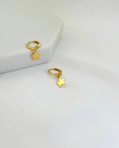 BRINCO ARGOLINHA ESTRELA BANHO OURO 18K - LIA M - loja online