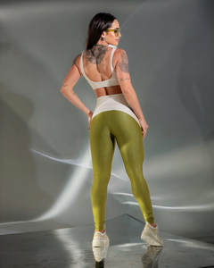 Conjunto Larissa na internet