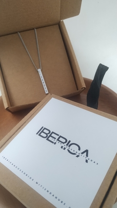 Colgante Barra 3D cadena clasica 100% acero grabado laser - Ibérica taller boutique