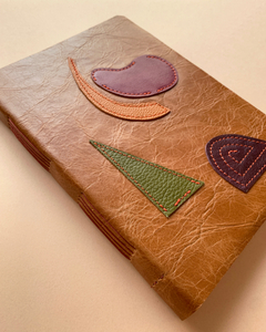 Caderno recorte oasis - Levemeleve | Ateliê de produção artesanal | Encadernação e Acessórios em couro
