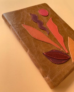 Caderno recorte poente - Levemeleve | Ateliê de produção artesanal | Encadernação e Acessórios em couro