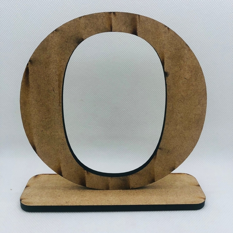 LETRA O 3D EM MDF COM BASE 15 CM - UNIDADE