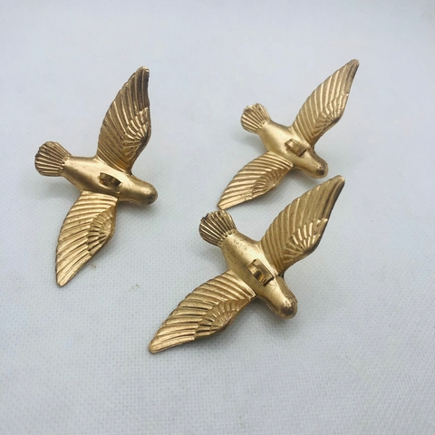 POMBINHA DA PAZ DOURADA 8 CM - UNIDADE