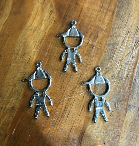 pingente metal menino 3 cm - unidade