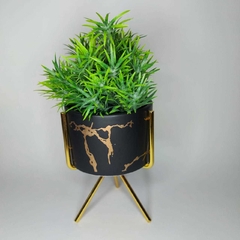 Vaso Preto com Dourado e Tripé Metal Dourado na internet