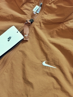 Campera Nike Swoosh Track en internet