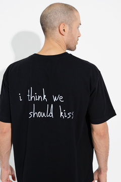 Imagen de Remera Alg Oversize - I think we should kiss