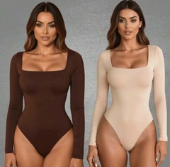Body Jade na internet