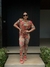 CONJUNTO CALÇA E T-SHIRT FLORAL COM CORRENTARIA na internet
