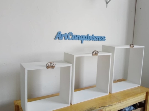 Trio de Nichos Quadrados Tema Coroa