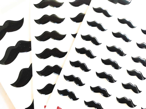 843 - Bigodes Resinados