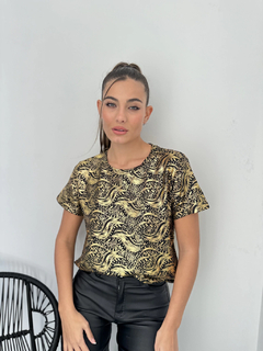 Remera Estampada Foil TAURO VT 1768