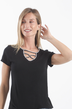 Remera Escote Piedras UT6318 - comprar online