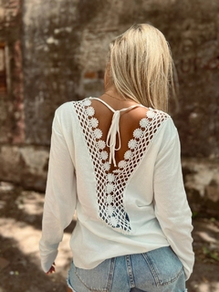 SWEATER CON CROCHET BIANCA VTK 544 - tienda online