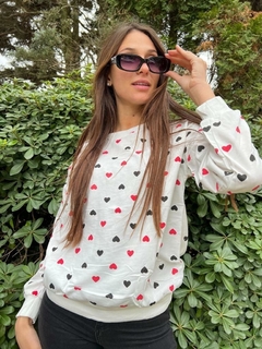 BUZO ENGOMADO CORAZONES BLACK JACK