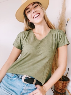 REMERA CON APLIQUE DUMAS