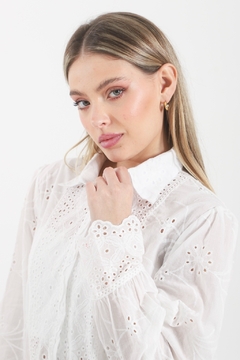 Camisa Broderie VT70040