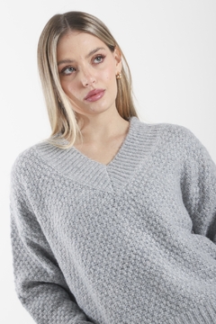 Sweater Tramado Con Lurex Escote V PLOTKA en internet