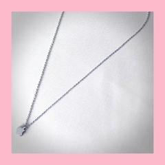Cadena con Mini Dije de Manzana en Acero Quirúrgico