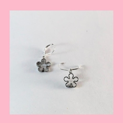 Aros Colgantes de Flor en Acero Quirúrgico