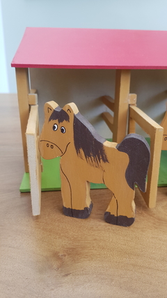 Caballeriza con 3 caballos - comprar online