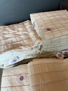 MANTEL TUSOR RAYA DORADA O PLATEADA - tienda online