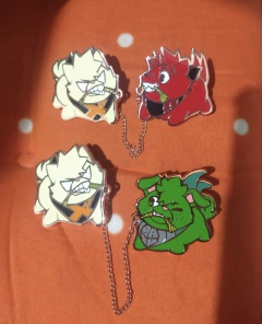 BAKUGRRR y TODOWAN- PIN metálico con cadena - tienda en línea