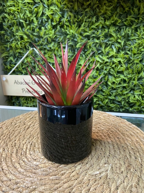 Cachepo Preto Brilhante