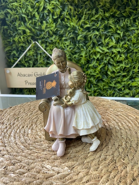 Estatueta Avo e Neta