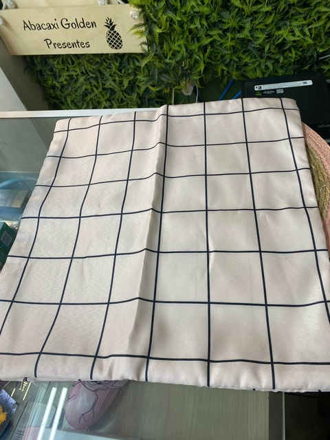 Capa Almofada Quadriculada