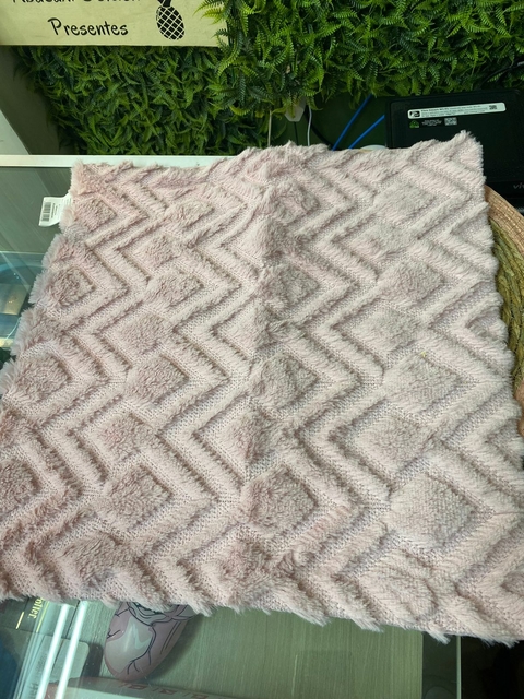 Capa Almofada Rosa Pelinhos