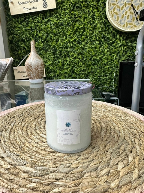Vela colorida Perfumada Branca