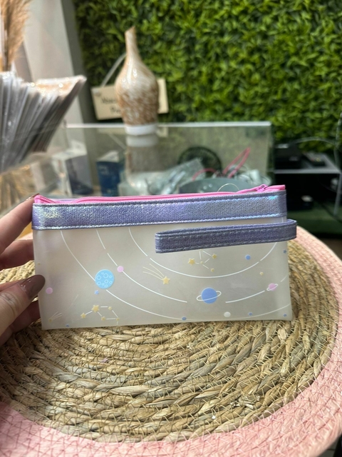 Estojo Transparente Universo